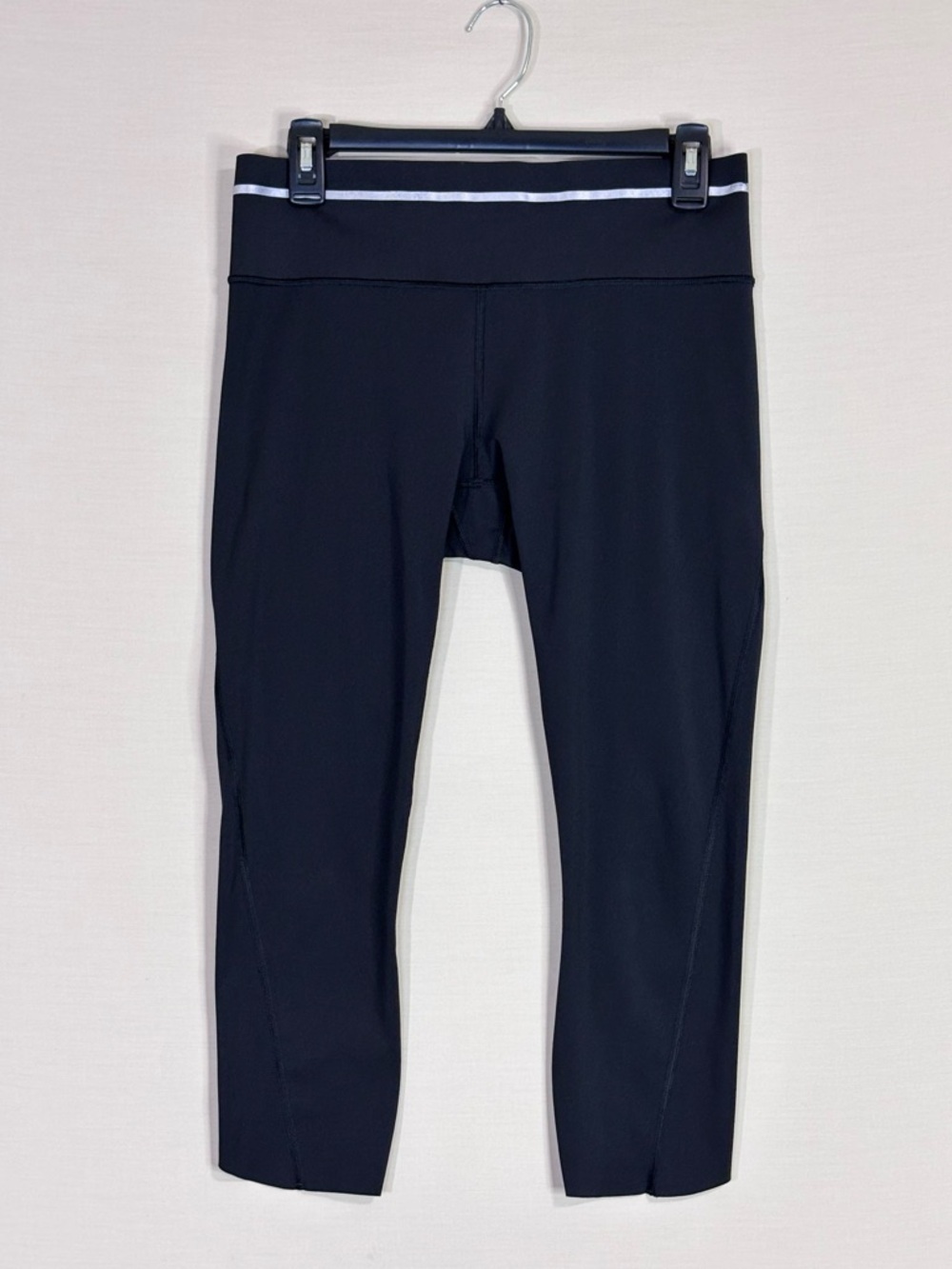 Athleta Black Crop Leggings Reflective Waistband Sleek Sculpt M